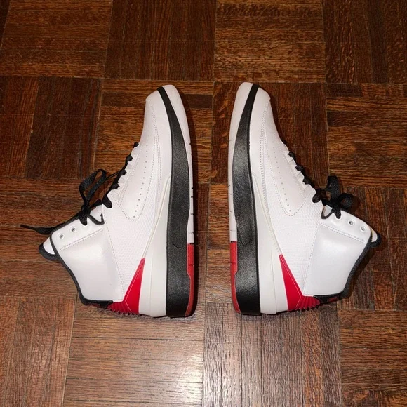Air Jordan 2 Retro Sz. 6